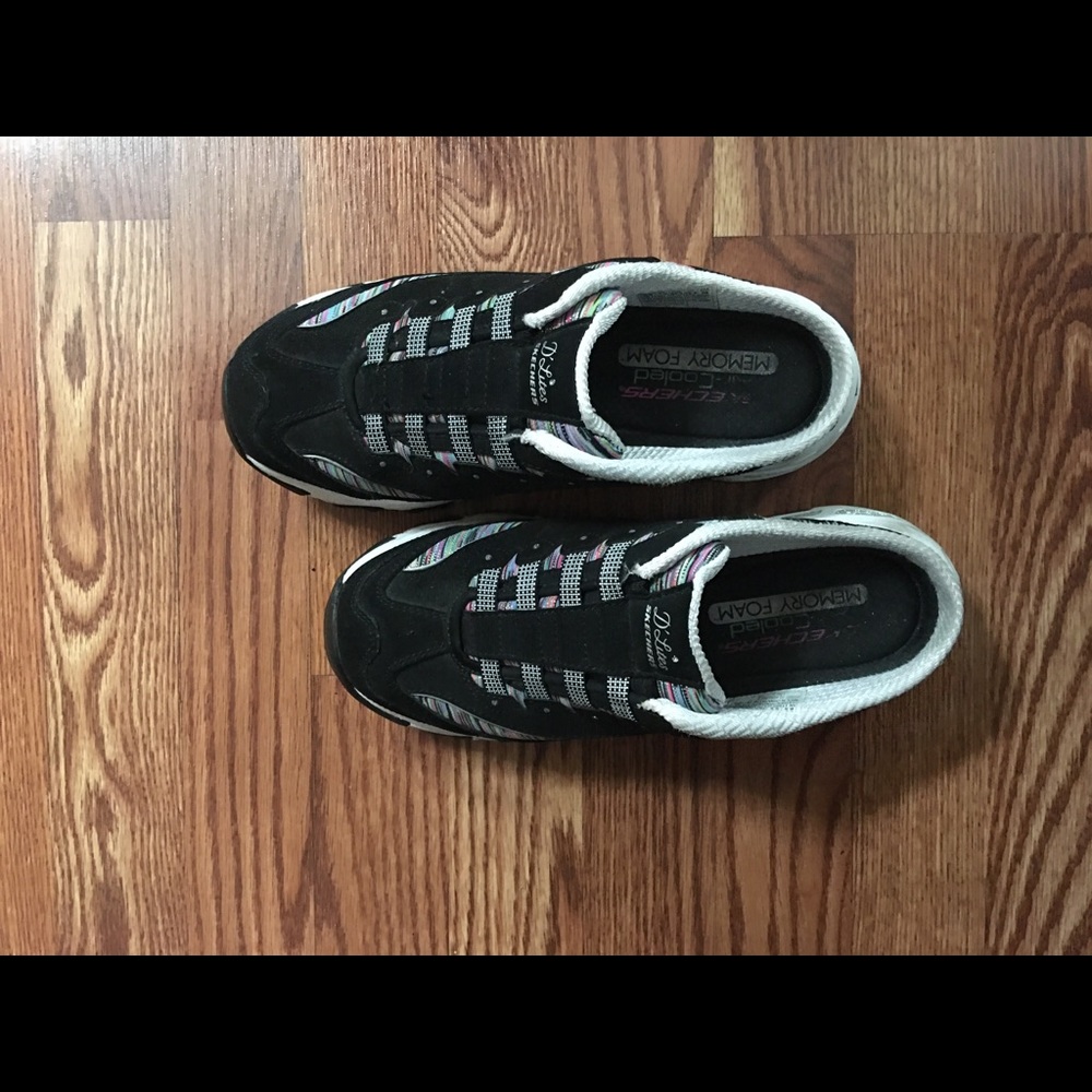 Sketchers clog sneaker